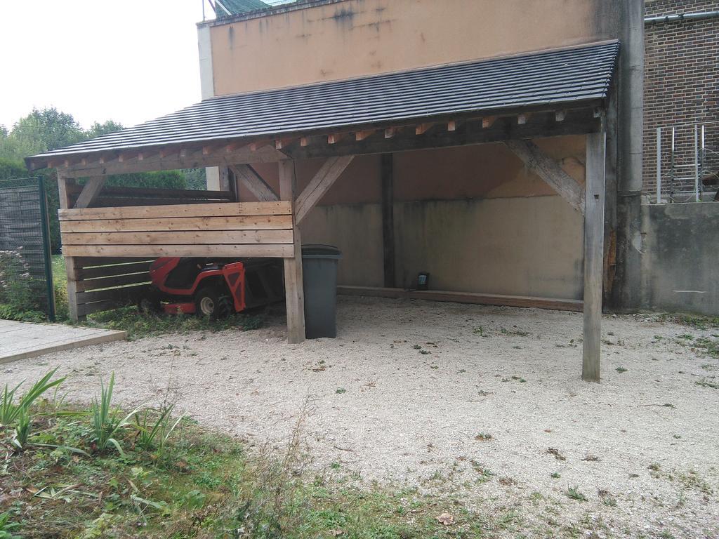 Le Betrot Bed & Breakfast Estissac Exterior photo
